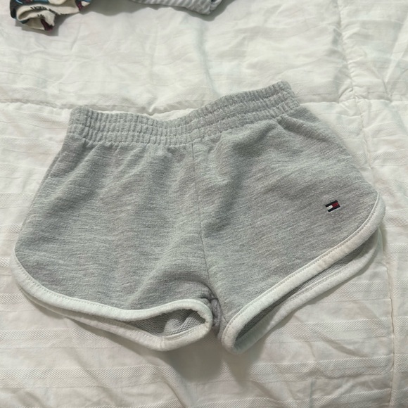 Tommy Hilfiger 18m - Picture 1 of 3